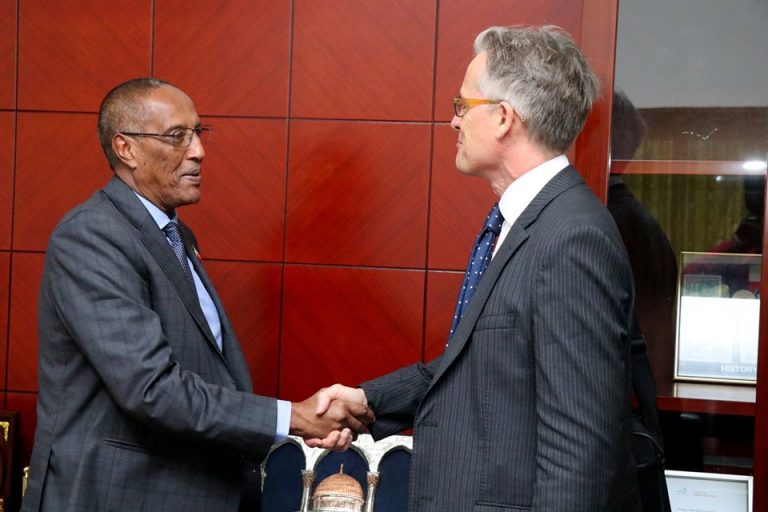 Somaliland President,British Ambassador discuss Resuming Somaliland-Somalia talks