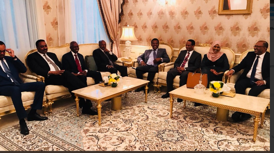 Leaders of Ethiopia, Eritrea sign accord in Saudi Arabia