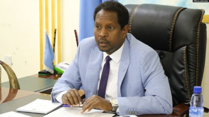 Mogadishu mayor dies after attack in office