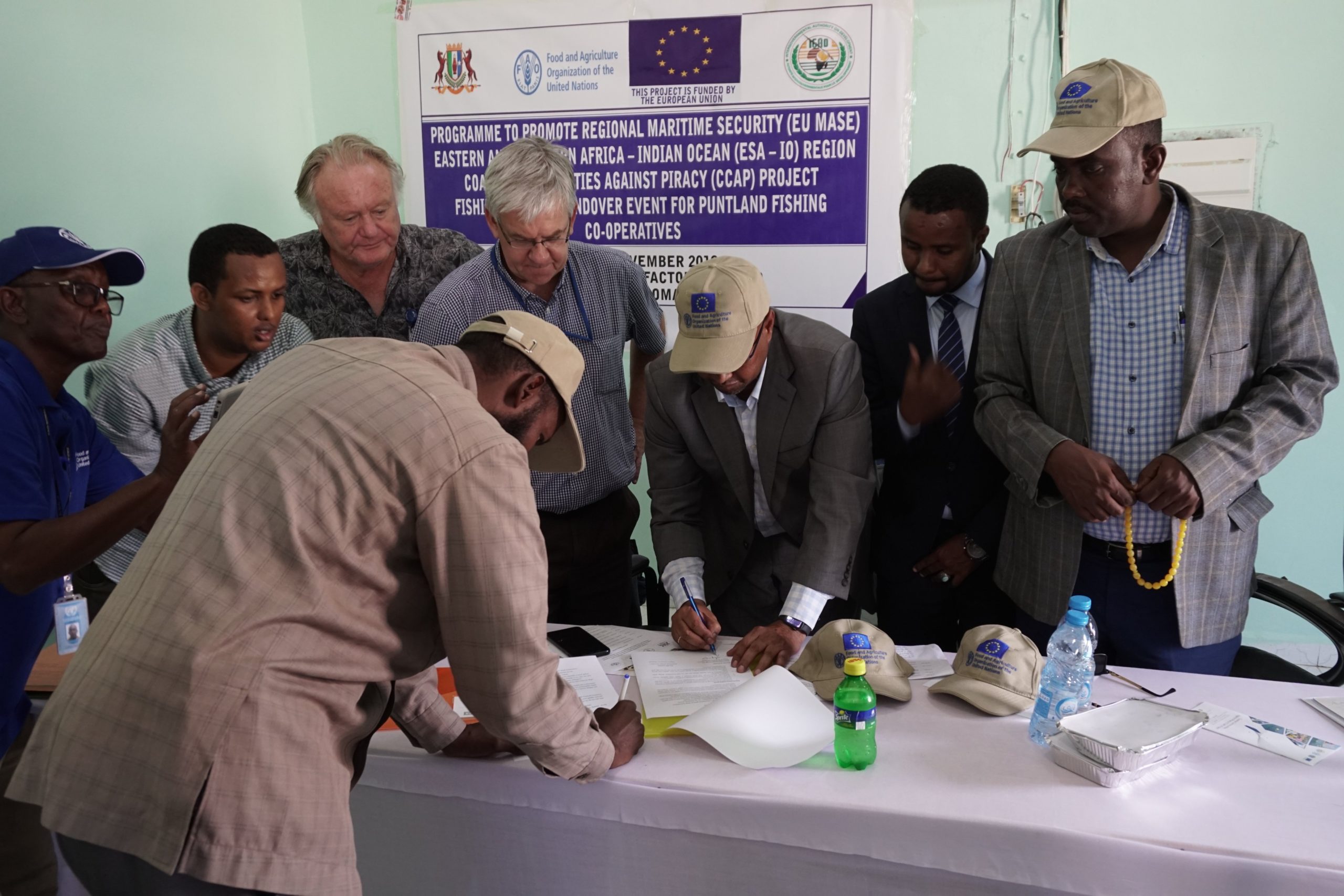 FAO hands over 12 fishing vessels to fishing co-operatives in Puntland
