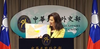 MOFA spokesperson Joanne Ou (歐江安) showing a map of East Africa, highlighting Somaliland.