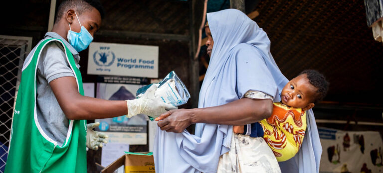 WFP/Ismail Taxta World Food Programme food distribution in Somalia during the COVID-19 pandemic.