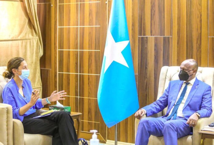 Somalia deputy PM, UK ambassador discuss current political situation
