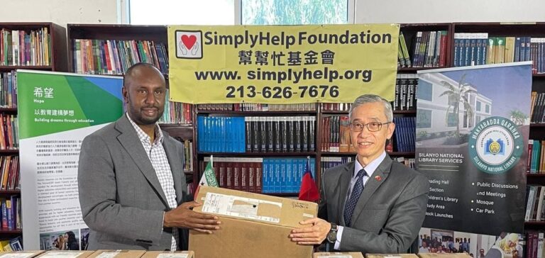 Taiwan Government integrates NGO’s resources to donate computers to Somaliland