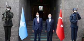 The defence ministers of Turkey and Somalia discussed bilateral and regional issues in a meeting on Friday.