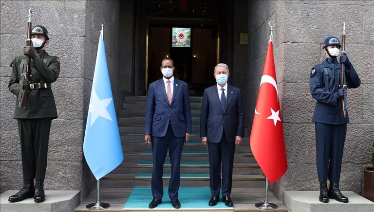 The defence ministers of Turkey and Somalia discussed bilateral and regional issues in a meeting on Friday.