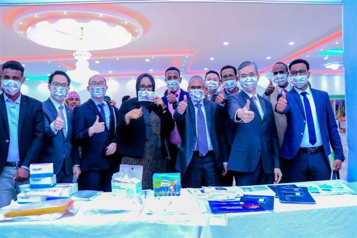 Officials at a trade fair organized by the Taiwan Representative Office in the Republic of Somaliland in October 2020. File photo courtesy of the representative office.