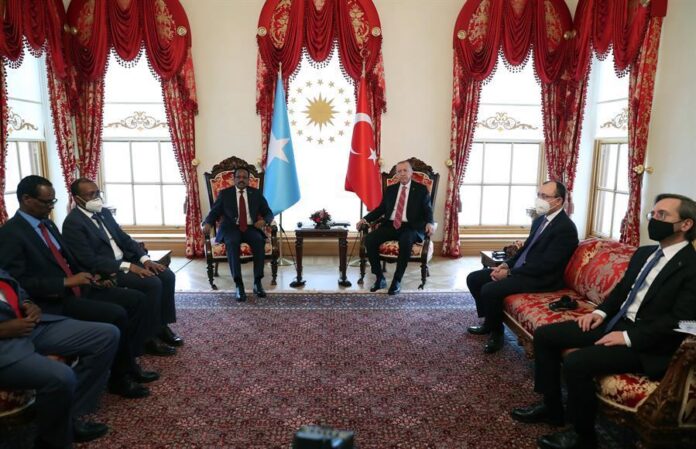 Turkish President recep tayyip erdogan met with President Mohamed Abdullahi Mohamed Farmaajo of Somalia on the sidelines of the 3rd Türkiye-Africa Partnership Summit in Istanbul.