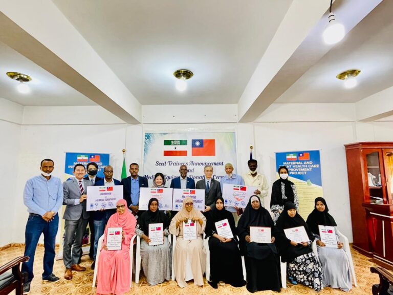 Taiwan trains Somaliland seed teachers and donates medical equipment