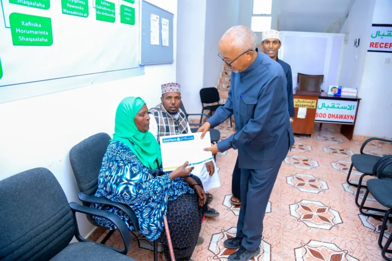 Somaliland VP Returns US$6.7 Million to Traders Who Lost in the Waaheen Market Fire