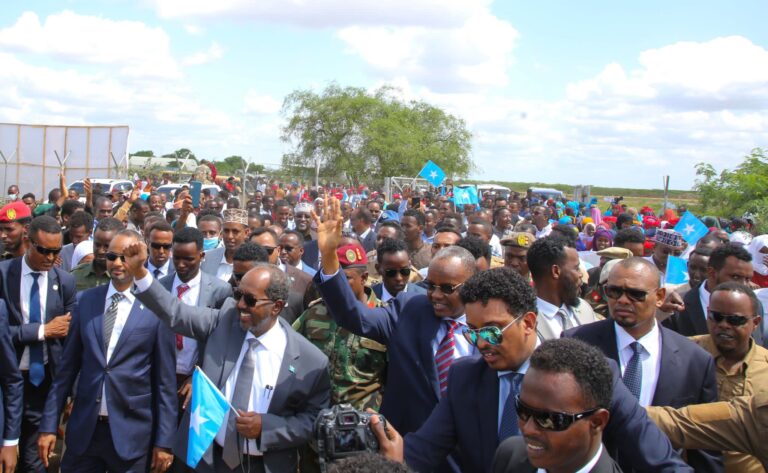 Somalia's President arrives in Baidoa to meet the leaders of the Southwest state