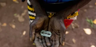 Some cutters use a razor blade for the female genital mutilation procedure CREDIT: Ivan Lieman /Getty Images