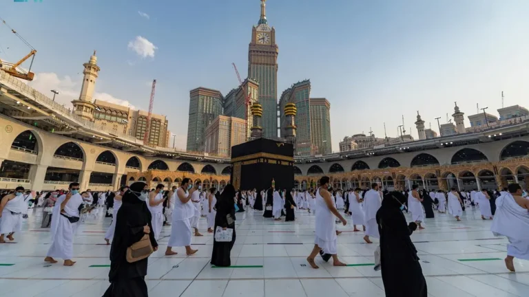 Muslims perform the Umrah in the last ten days of Ramadan, while maintaining social distancing due to coronavirus disease (COVID-19) pandemic, in the Grand Mosque, in the holy city of Mecca, Saudi Arabia, on May 2, 2021. (SPA)