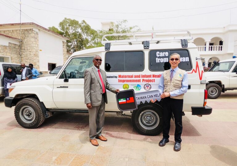 Taiwan hands over two ambulances to increase Somaliland’s healthcare referral mobility