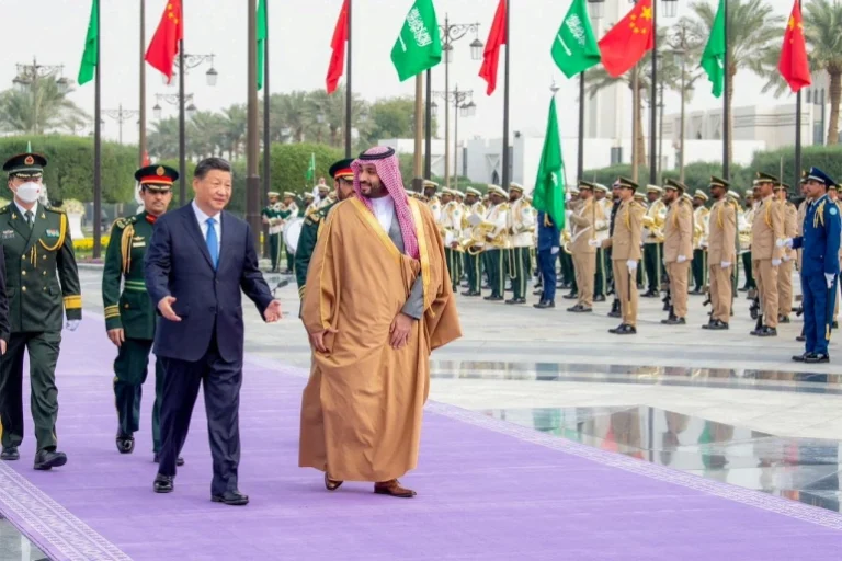 Saudi Crown Prince Mohammed bin Salman and Chinese President Xi Jinping in Riyadh, Saudi Arabia [Saudi Press Agency/Reuters]