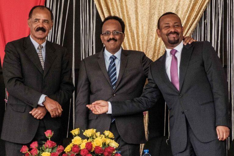 Eritrea's President Isaias Afwerki (L), Ethiopia's Prime Minister Abiy Ahmed (R) and Somalia's President Mohamed Abdullahi Mohamed pose during the inauguration of the Tibebe Ghion Specialized Hospital in Bahir Dar, northern Ethiopia, on November 10, 2018 [File: Eduardo Soteras/AFP]