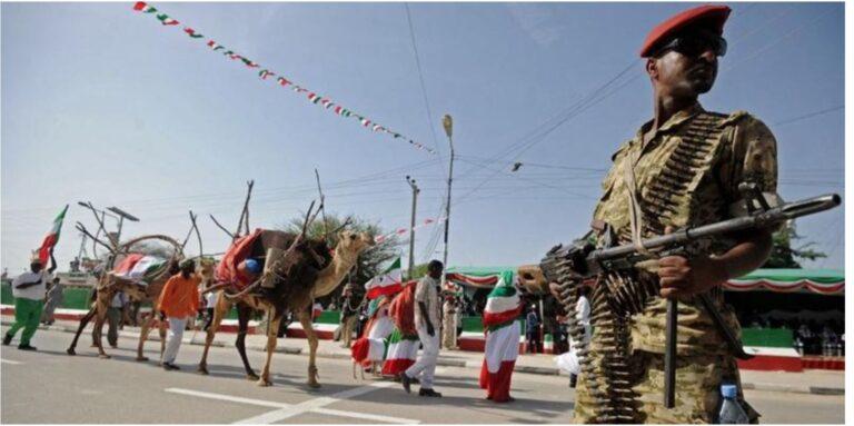 In this photo taken on May 18, 2016, a soldier of the army of Somalia's breakaway territory of Somaliland stands guard during an Independence day celebration parade in Hargeisa. AFP