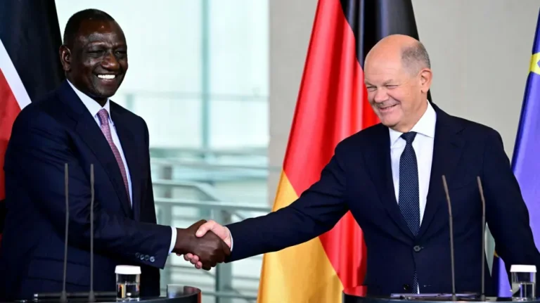 German Chancellor Olaf Scholz (R) and Kenya's President William Ruto shake hands at the end of a joint press conference on September 13, 2024 at the Chancellery in Berlin.Image source,AFP Image caption, Germany's Chancellor Olaf Scholz (R) and Kenya's President William Ruto signed the deal in Berlin
