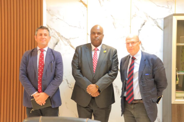 Somaliland defence minister meets UK delegation on security cooperation