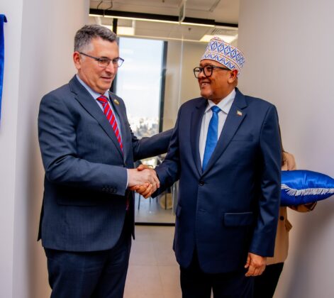 Somaliland President Abdirahman Mohamed Abdullahi Irro and Israeli Foreign Minister Gideon Sa'ar unveil the plaque of Somaliland's first embassy in Jerusalem during a historic ceremony marking a new chapter in Somaliland-Israel relations.