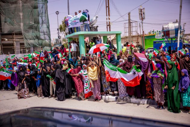 A hero's welcome in Hargeisa as President Irro returned home from his historic visit to Israel.