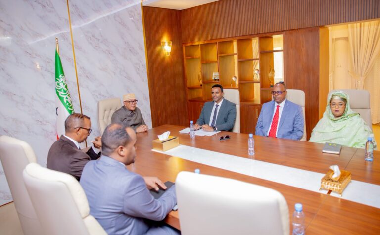 Somaliland President Abdirahman Mohamed Abdullahi (Cirro) chairs a high-level meeting with the National Electoral Commission (NEC) at the Presidential Palace in Hargeisa to review preparations for the nationwide rollout of a modern voter registration system aimed at strengthening electoral transparency, credibility and democratic governance.