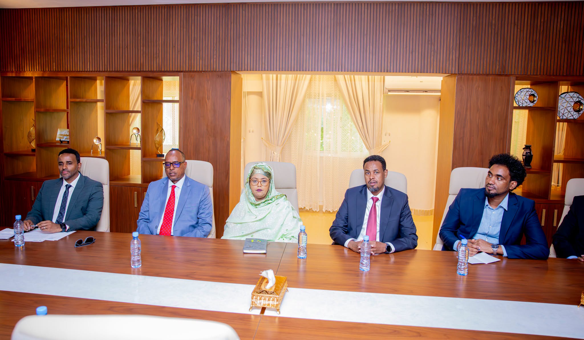 Members of Somaliland's National Electoral Commission brief President Abdirahman Mohamed Abdullahi (Cirro) on the technical roadmap, implementation timetable and institutional coordination for the country's new digital voter registration programme during a meeting at the Presidential Palace in Hargeisa.