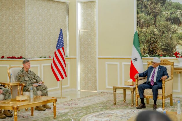 Somaliland President Abdirahman Mohamed Abdullahi Irro meets U.S. Special Operations Command Africa (SOCAFRICA) Commander Major General Claude K. Tudor Jr. during high-level talks in Hargeisa focused on maritime security, regional stability and defense cooperation.