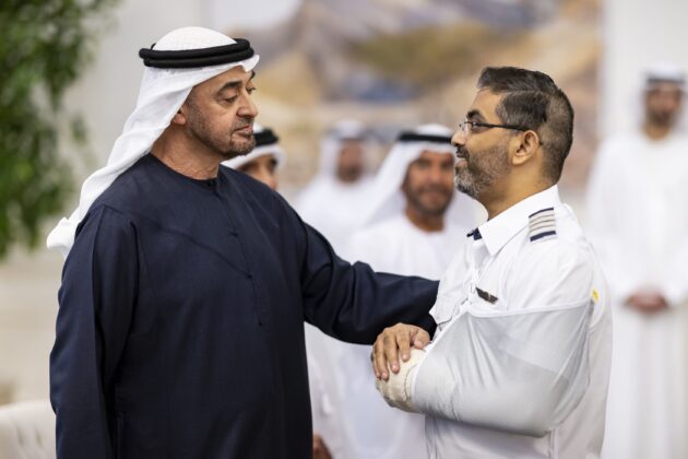 UAE President Sheikh Mohamed bin Zayed Al Nahyan meets a flydubai crew member in Abu Dhabi on October 27, 2026, praising the crew&rsquo;s courage and professionalism during an in-flight incident on September 30. (Photo: WAM)